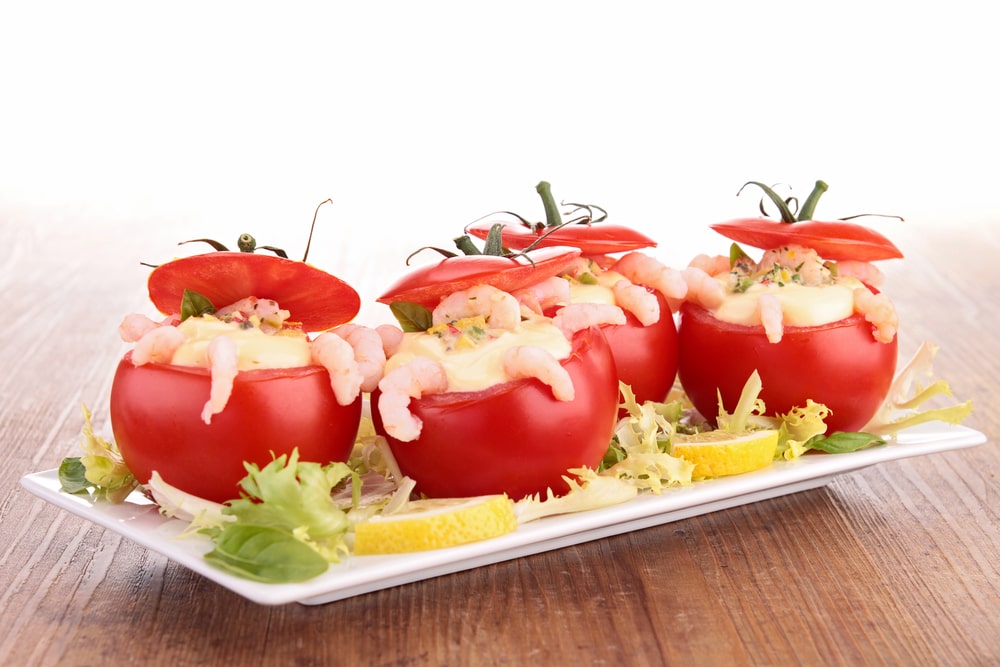 Tomates aux crevettes grises